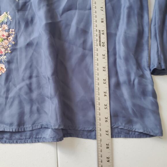 Sundance Shirt Womens Medium Blue Embroidered Floral Boho Bell Sleeve Top Art - Picture 5 of 8